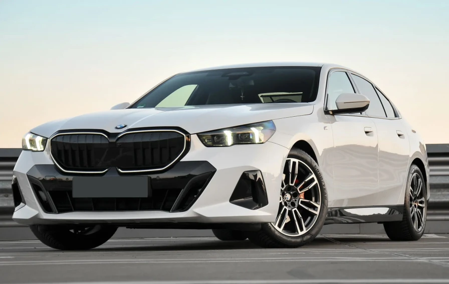 BMW G60