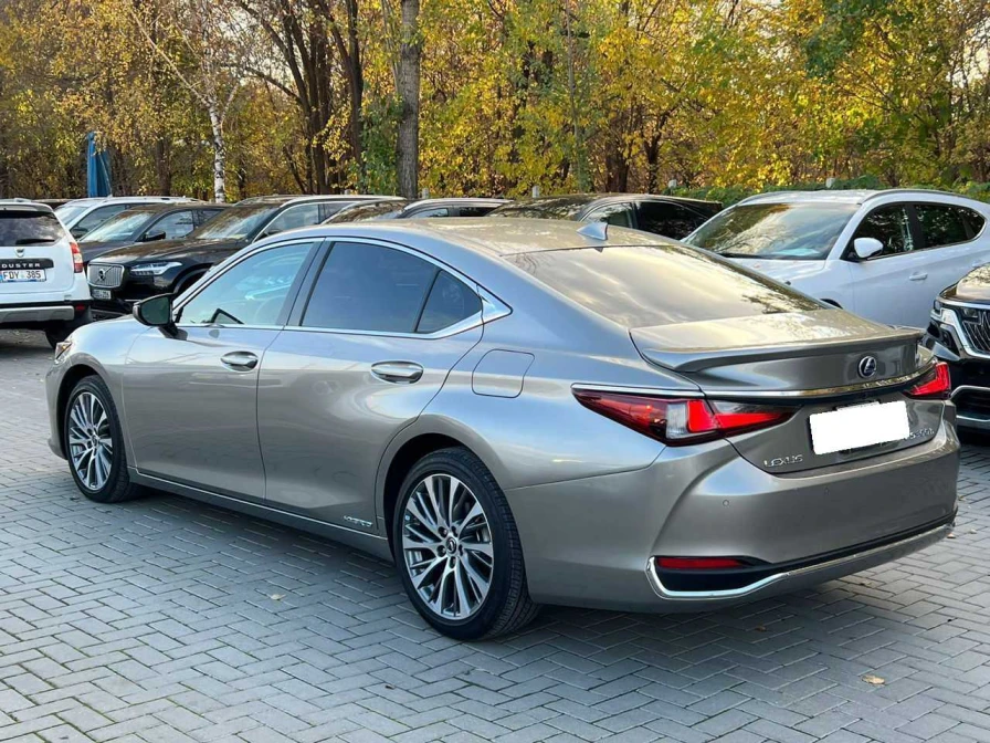 Lexus ES Series