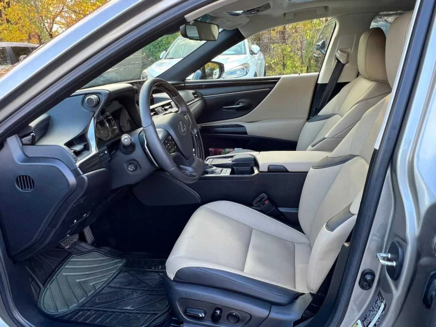 Lexus ES Series