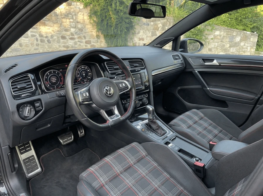 Volkswagen Golf GTI