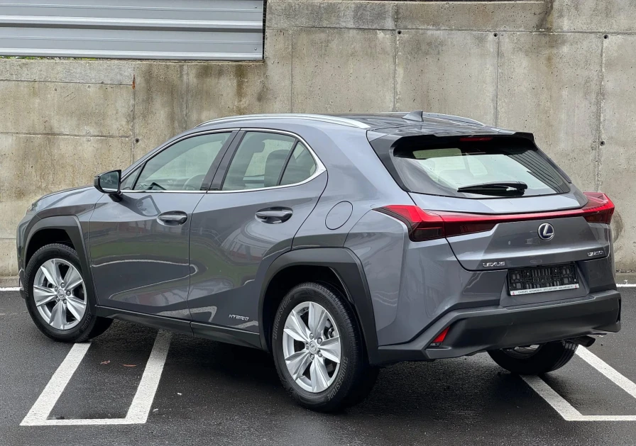 Lexus UX 2022