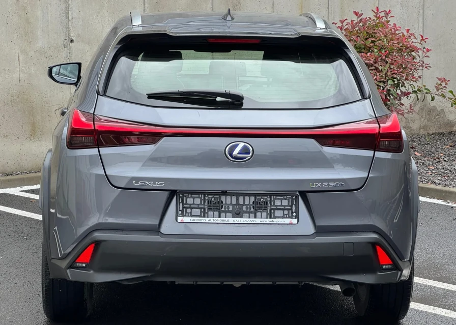Lexus UX 2022