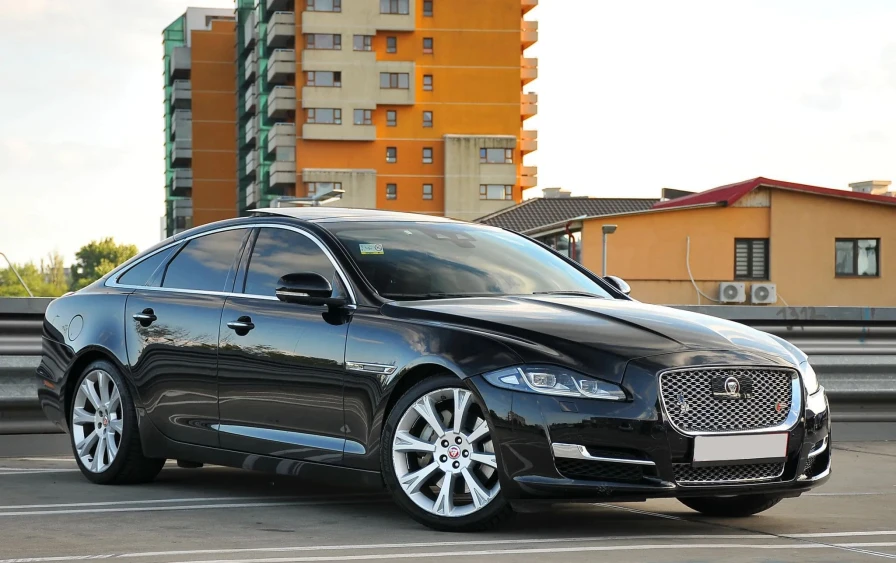 Jaguar XJ