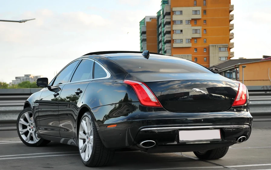 Jaguar XJ