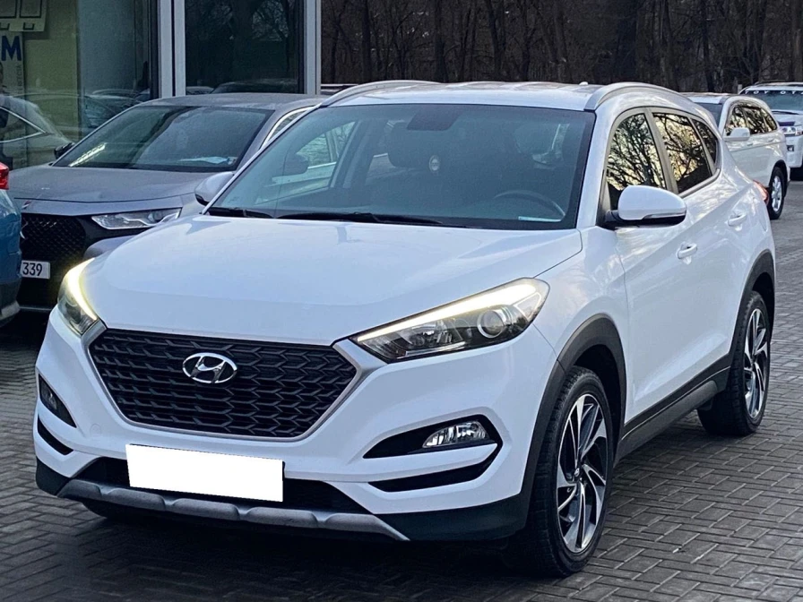 Hyundai Tucson White