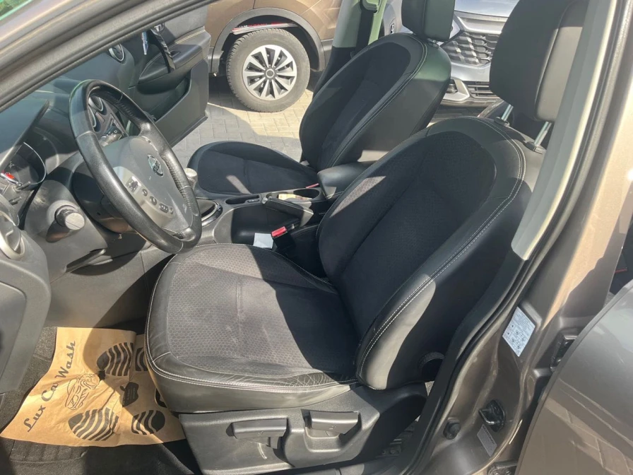 Nissan Qashqai Manual