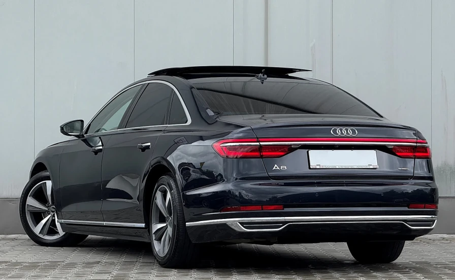 Audi A8
