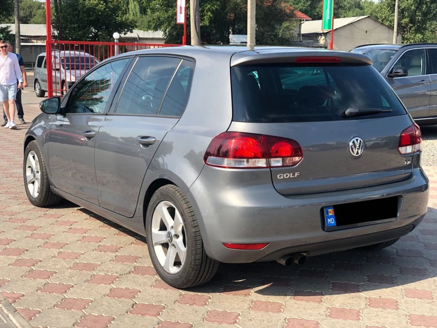 Volkswagen Golf VI