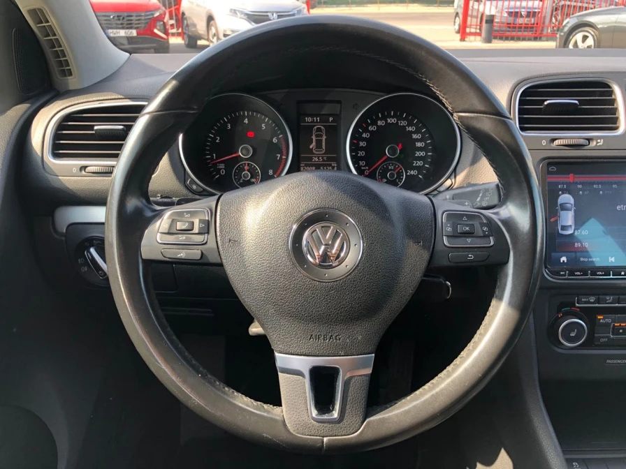 Volkswagen Golf VI
