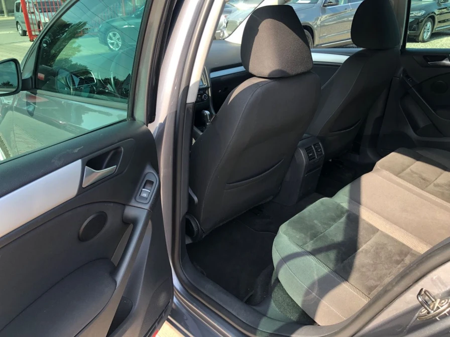 Volkswagen Golf VI