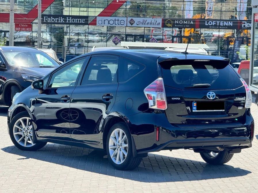 Toyota Prius +
